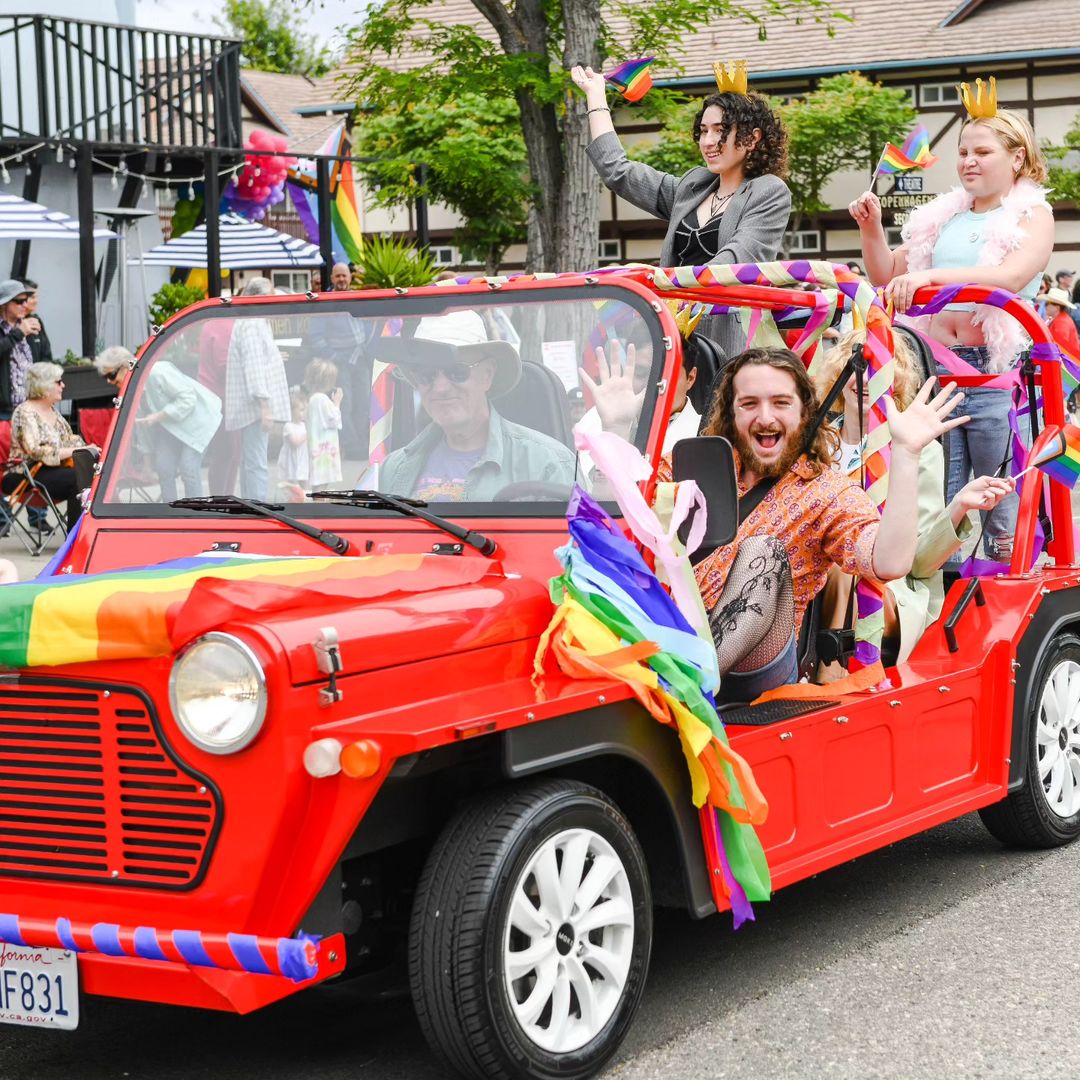 VisitSYV's tweet image. Happy Pride Month! 🌈 Fun activities are going on all month in the Santa Ynez Valley, culminating with SYV Pride's 3rd Annual Pride Parade &amp;amp; Festival on June 22. 

📸: SYV Pride