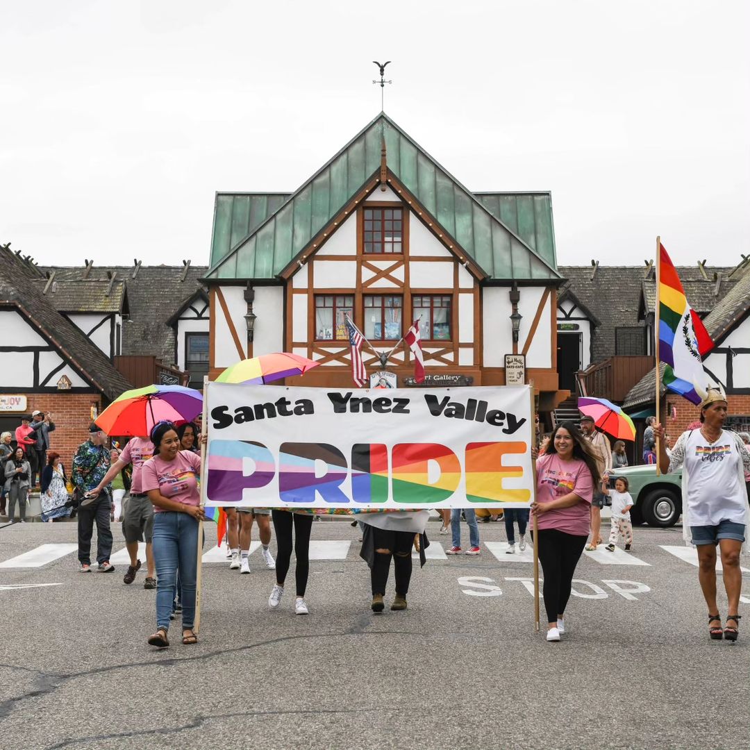 VisitSYV's tweet image. Happy Pride Month! 🌈 Fun activities are going on all month in the Santa Ynez Valley, culminating with SYV Pride's 3rd Annual Pride Parade &amp;amp; Festival on June 22. 

📸: SYV Pride