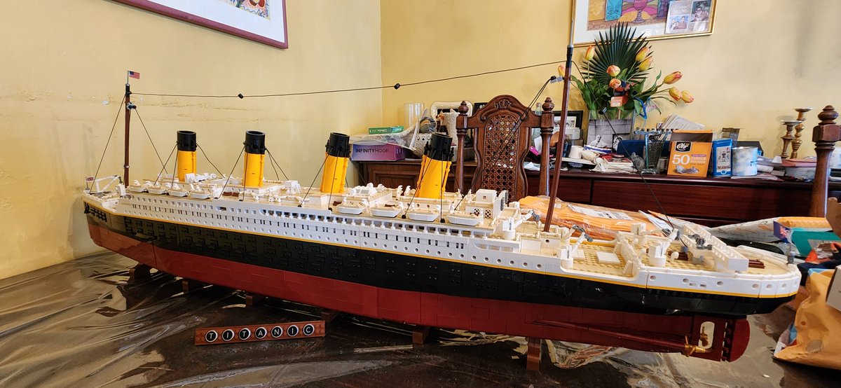 TrickstersFolly's tweet photo. 5 weeks. About 42 hours of building. It is done!!! I'm so sad it's over, I had so much fun. I'm a huge lover of the Titanic but also of Legos so this was the most enjoyable Lego project I've ever done. I need to find a place to display this monster. #legomodels #legotitanic #lego https://t.co/TXm39IrrGq