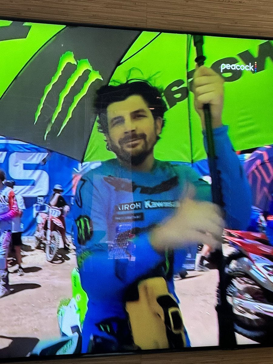 CeekayJones's tweet photo. Green Chili @elhombre_21 !!! Shrek Mode !!! #amamotocross #hangtown #smx https://t.co/uk9KcCFqay