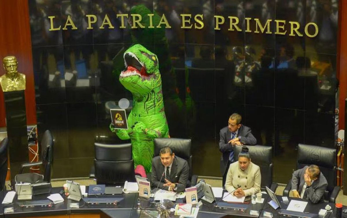 Y hay quienes se creen intelectuales de la moronga azul y van a votar por esta chingadera🤡😂🦖✊🏻