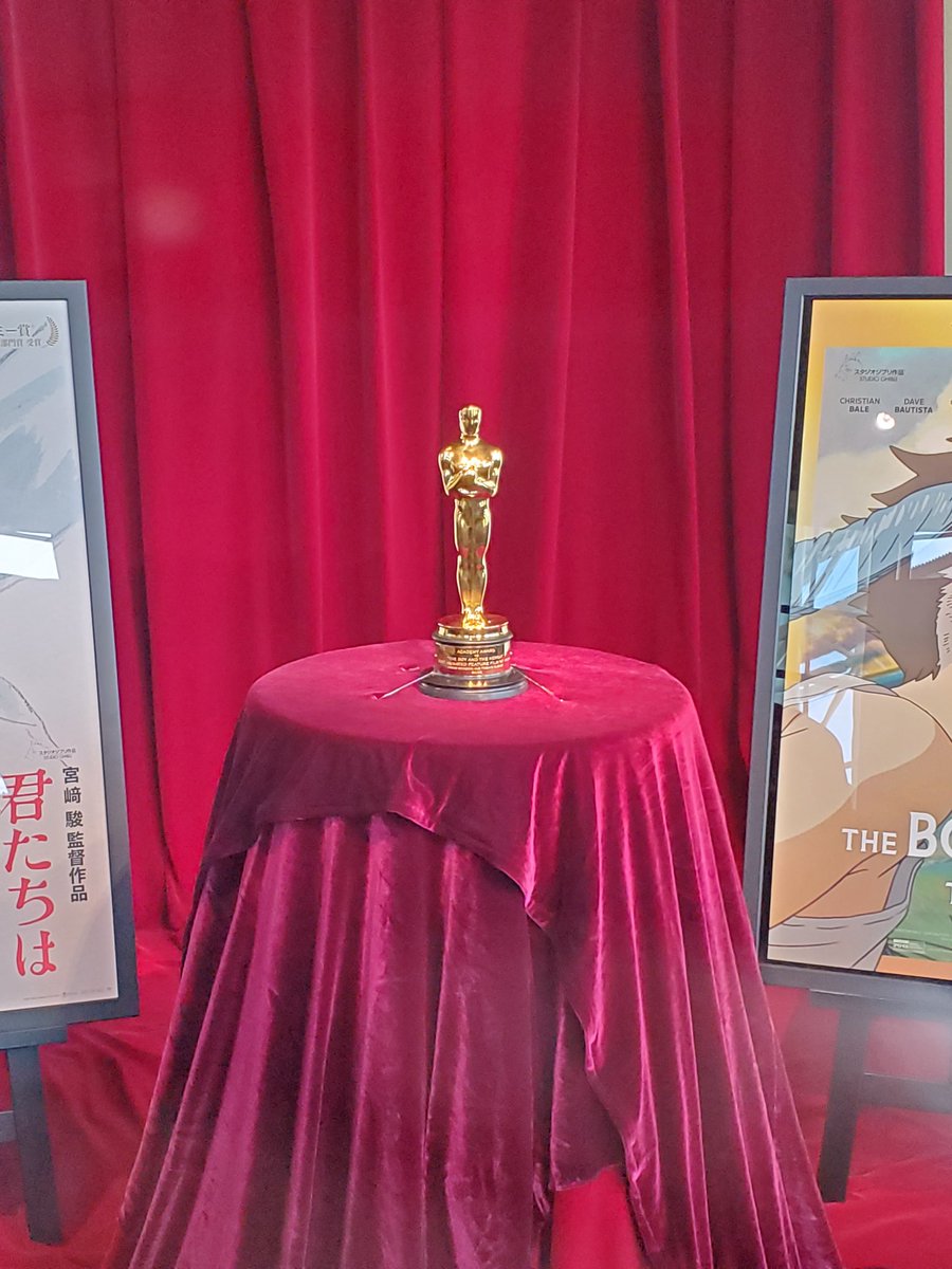 enengihaha's tweet photo. 昨日はジブリパークへ

メリーゴーランドは、なぜか泣ける

念願のオスカー像を拝見
カオナシは行列必至

映像展示室オリヲン座では
コロの大さんぽ
当時の東小金井周辺がモデルで懐かしい
駅前のサンクス、玉川上水…
個人的にはラーメンエフエフが描かれていたのが一番感動した… https://t.co/u8eSSBAtjV