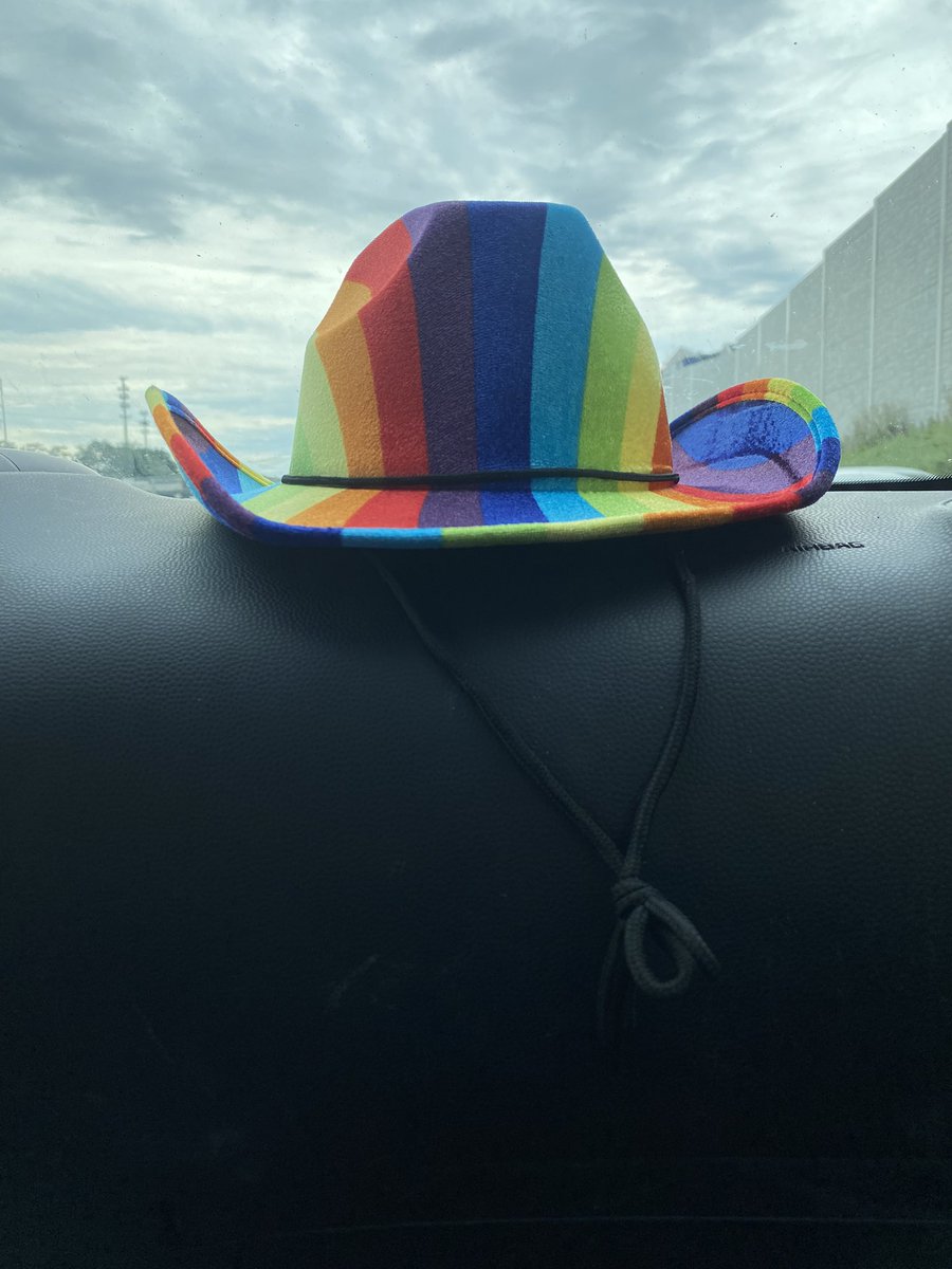 dustbinflowers's tweet photo. ORVILLE I AM HERE!!!! HAPPY F*CKING FIRST DAY OF PRIDE MONTH!!!! ❤️🧡💛💚🩵💜🩷 https://t.co/uBvBg1s3BG