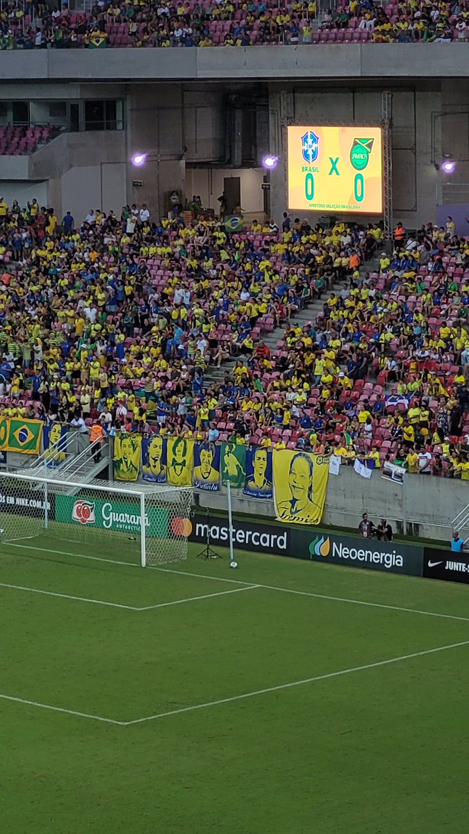 dibradoras's tweet image. O clima na Arena Pernambuco para ver @SelecaoFeminina 4x0 Jamaica foi incrível. 27.031 pessoas apoiaram o time nas arquibancadas e a renda foi de R$ 821.015.

📷 @lbrainer / Dibradoras