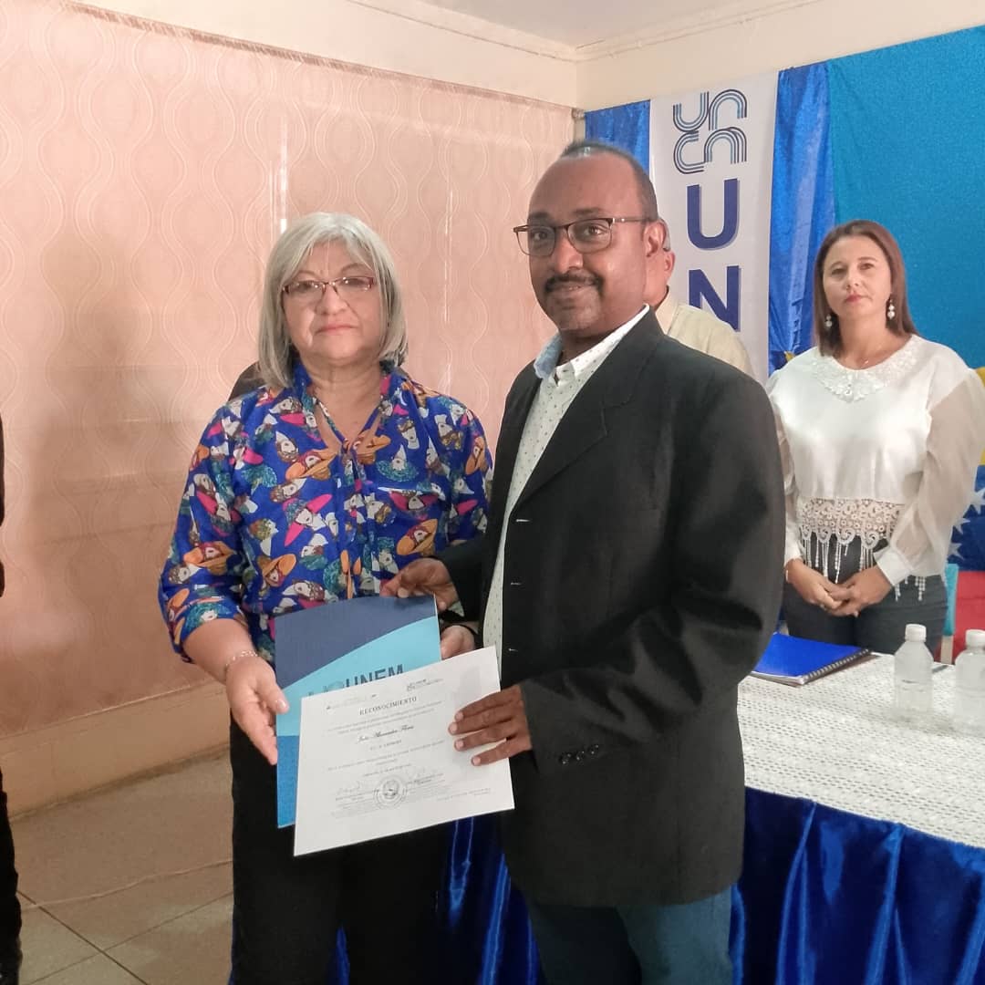 cdcefalcon's tweet photo. En Falcón se realizó desde el L.B. Esteban Smith Monzón, el acto de transferencia de responsabilidades de la Unidad Territorial de Gestión Universitaria (U.T.G.U.) de la Universidad Nacional Experimental del magisterio Samuel Robinson.
Síguenos 📲 
@NicolasMaduro 
@_LaAvanzadora https://t.co/FwllyB6qzc