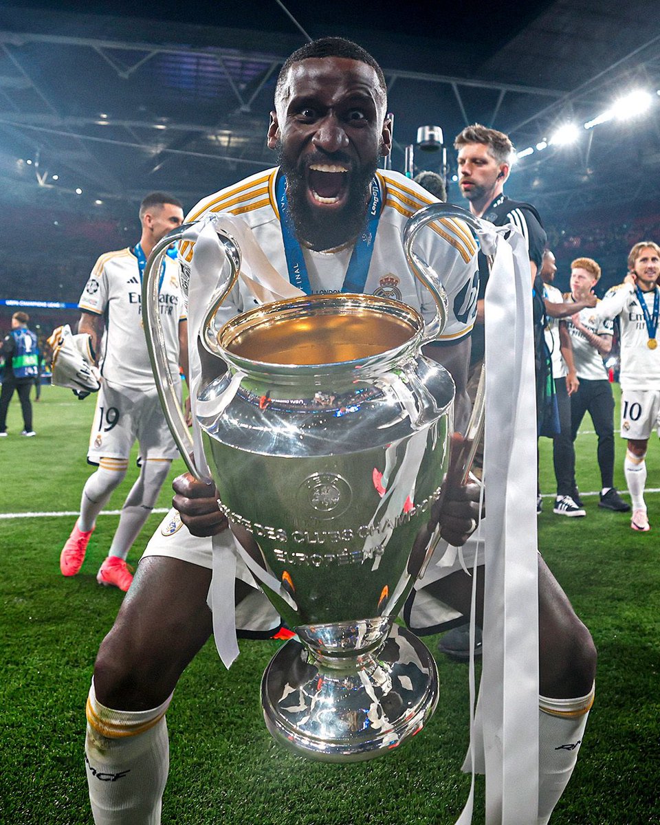 ANTONIO RÜDIGER! 
Eres único 😂🤍