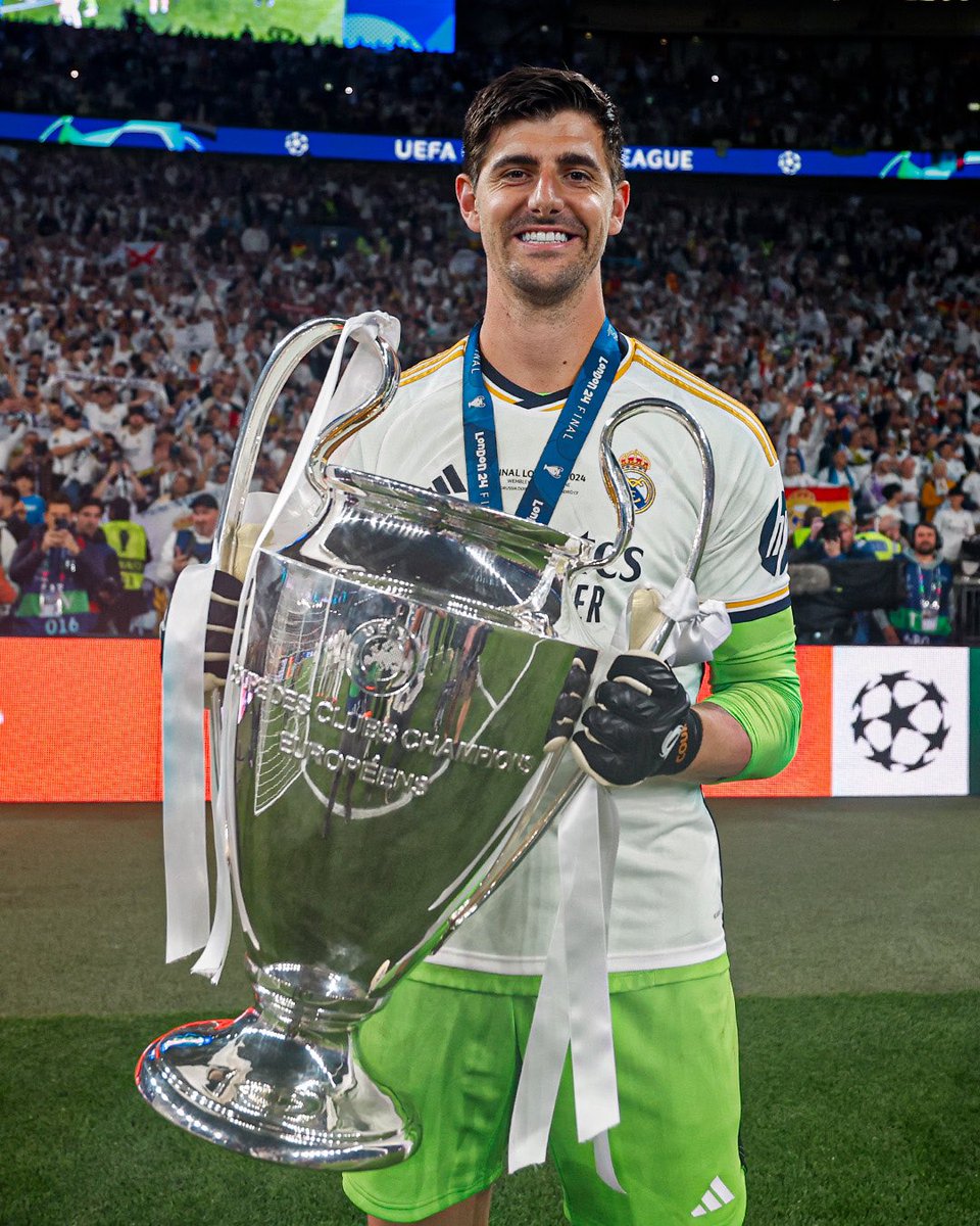 Por los que habéis creído en mí
Por los que me habéis animado 
Por los que me habéis ayudado a superarme
Por mis compañeros
Por este club, el mejor del mundo…

Ésta es mi manera de deciros GRACIAS por estar siempre a mi lado🤍

SOMOS CAMPEONES DE EUROPA! #La15 #HalaMadrid ⭐️