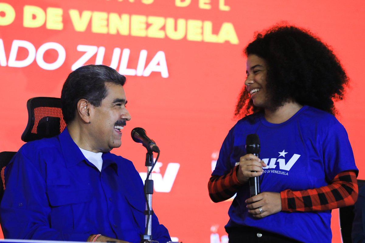 #EnVivo 📹 | "Tenemos que ir a la profundidad del pueblo, casa por casa, familia a familia, vecino a vecino, para construir la más poderosa maquinaria de movilización electoral que se haya visto en la historia política de Venezuela", instruyó el Mandatario <a href="/NicolasMaduro/">Nicolás Maduro</a>