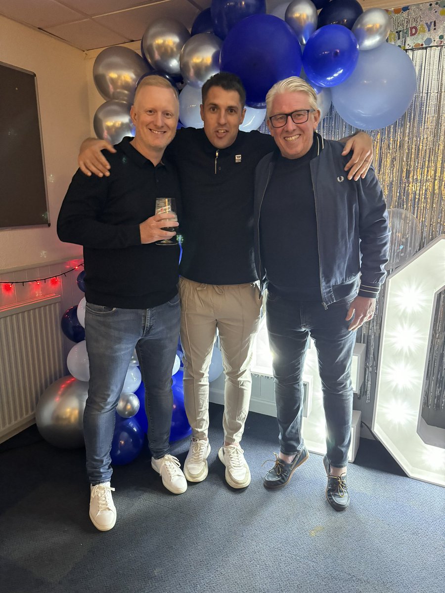 Mark Healy tweet media