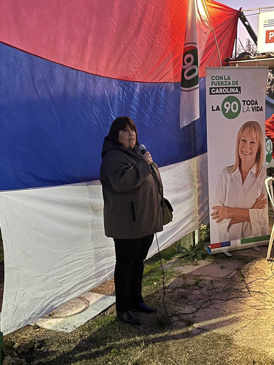 PS90Canelones's tweet photo. Inauguramos una nueva Casa del Pueblo en Aeroparque, un espacio para encontrarnos y compartir. 

Seguimos sembrando socialismo 💪🏽

Con la fuerza de Carolina 🔴🔵⚪️
la 90 toda la vida💚

https://t.co/KFe9wjrBs3 https://t.co/fT8kOUQ7Rc