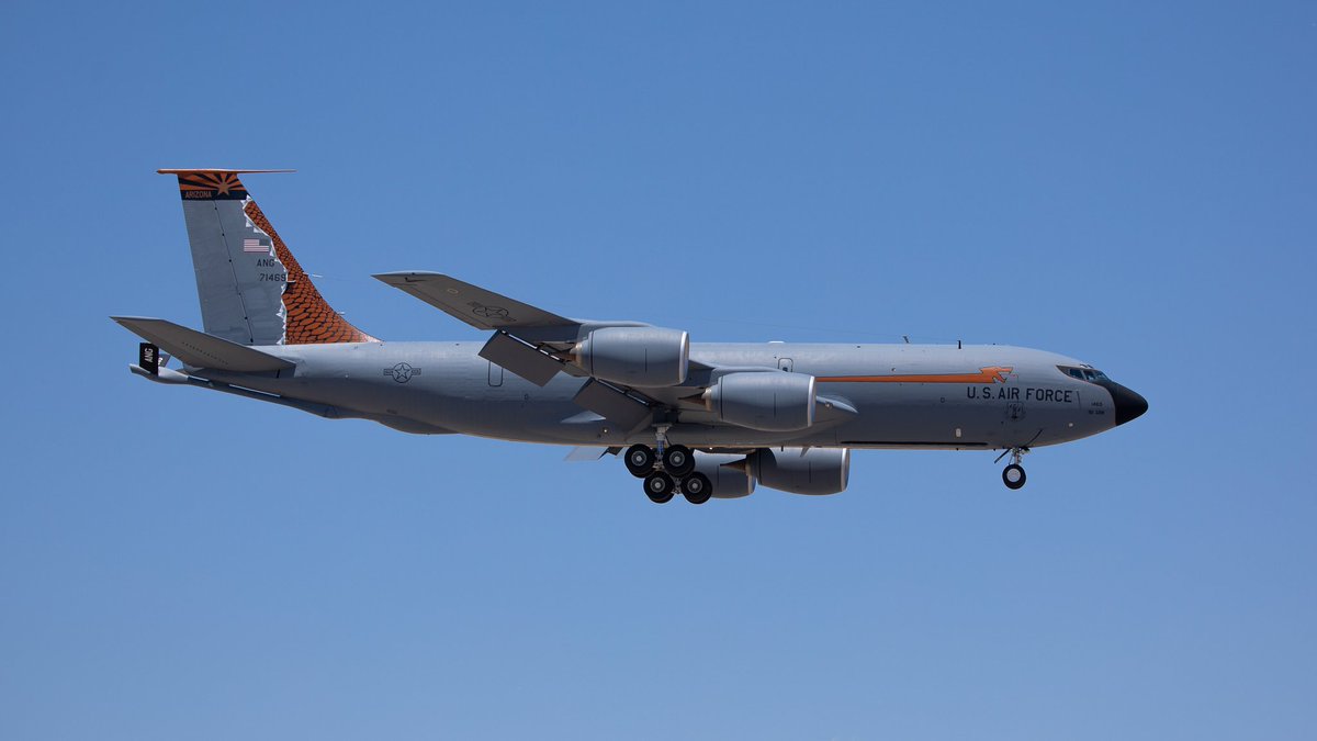 TacoPlaneSpots's tweet photo. COPPER6 shooting some approaches at KABQ today
#NKAWTG #KC135 #kc135stratotanker #Albuquerque #161arw #Aviation #planespotting #Airplane https://t.co/GhhQ0fHlEW