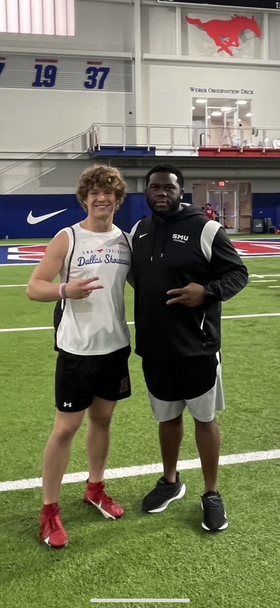 Awesome camp today <a href="/SMUFB/">SMU Football</a> Thank you to all the Coaches for training and the words of wisdom. #WTD #SOUTHSIDESTRONG #GetThatChicken
@CoachRBethea <a href="/sam_dunnam/">Sam Dunnam</a> <a href="/coachrodneywebb/">Rodney Webb</a> <a href="/CoachScarter/">Shannon Carter</a> <a href="/HeathHawksFb/">Heath Hawks Football</a> <a href="/The95Brigade/">The 95 Brigade</a>