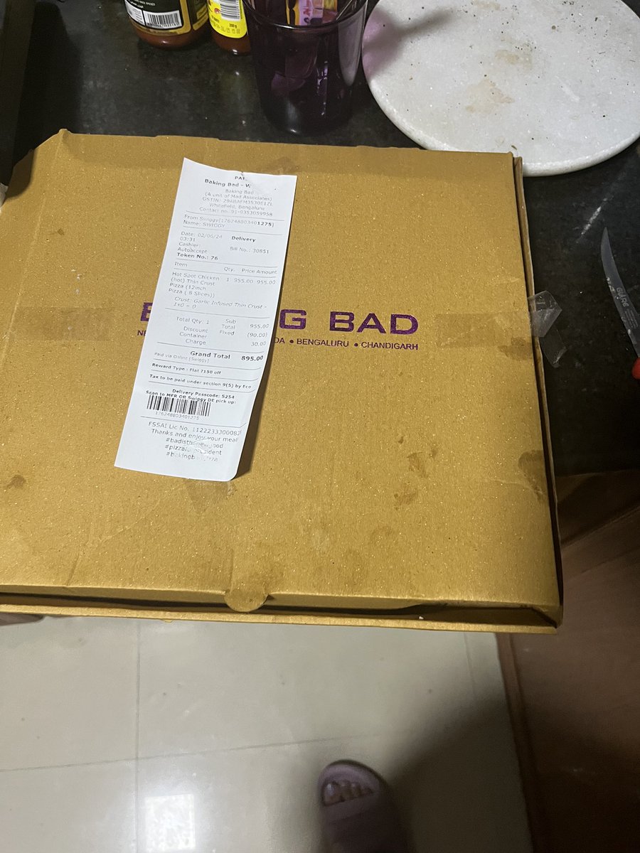 KnowKhushboo's tweet photo. @Swiggy @SwiggyCares @harshamjty I received my pizza like this partially eaten, cold and the packaging open. Unable to reach customer care bcoz the order is still not showing as delivered. Need a refund. https://t.co/OYyqb7LVvT