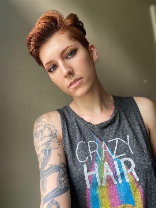 Gonna spend my Saturday night with tortilla chips and some movies, how about you? https://t.co/8lw82<a href="/tag/redhead"class="tags"><span>#redhead</span></a><a href="/tag/shorthair"class="tags"><span>#shorthair</span></a><a href="/tag/altgirl"class="tags"><span>#altgirl</span></a><a href="/tag/pixiecut"class="tags"><span>#pixiecut</span></a>