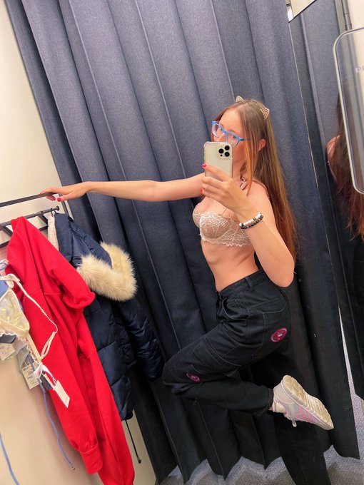 good night 😘😘😘 https://t.co/z27aTmeb06<a href="/tag/heloweenmood"class="tags"><span>#heloweenmood</span></a>