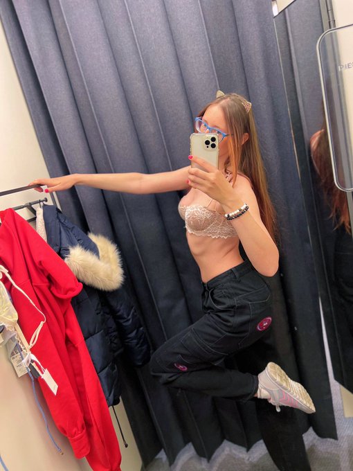 good night 😘😘😘 https://t.co/z27aTmeb06<a href="/tag/heloweenmood"class="tags"><span>#heloweenmood</span></a>