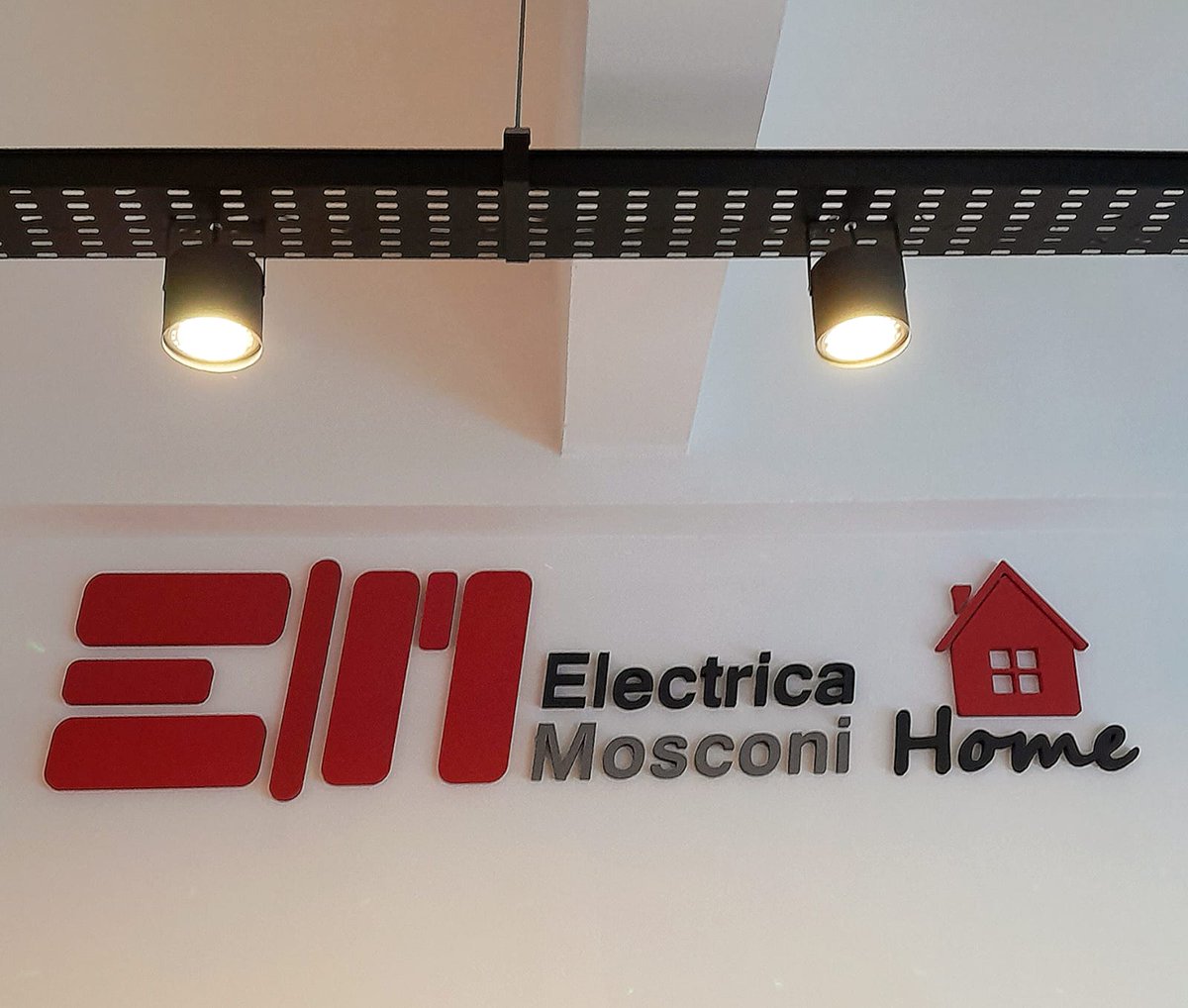 elemosconi's tweet photo. Hoy abrimos una nueva sucursal en Villa Pueyrredón! dedicada exclusivamente a la venta de electrodomésticos &amp; Deco hogar!   Te esperamos en Av. Mosconi 2534 - Villa Pueyrredón CABA! https://t.co/kVn4rPXe69
