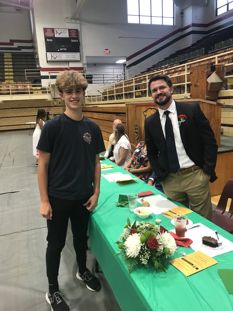 Alex Spencer meeting Justin Helpingstine. Alex broke Justin’s freshman record this past season. This is the SCHS Hall of Fame.