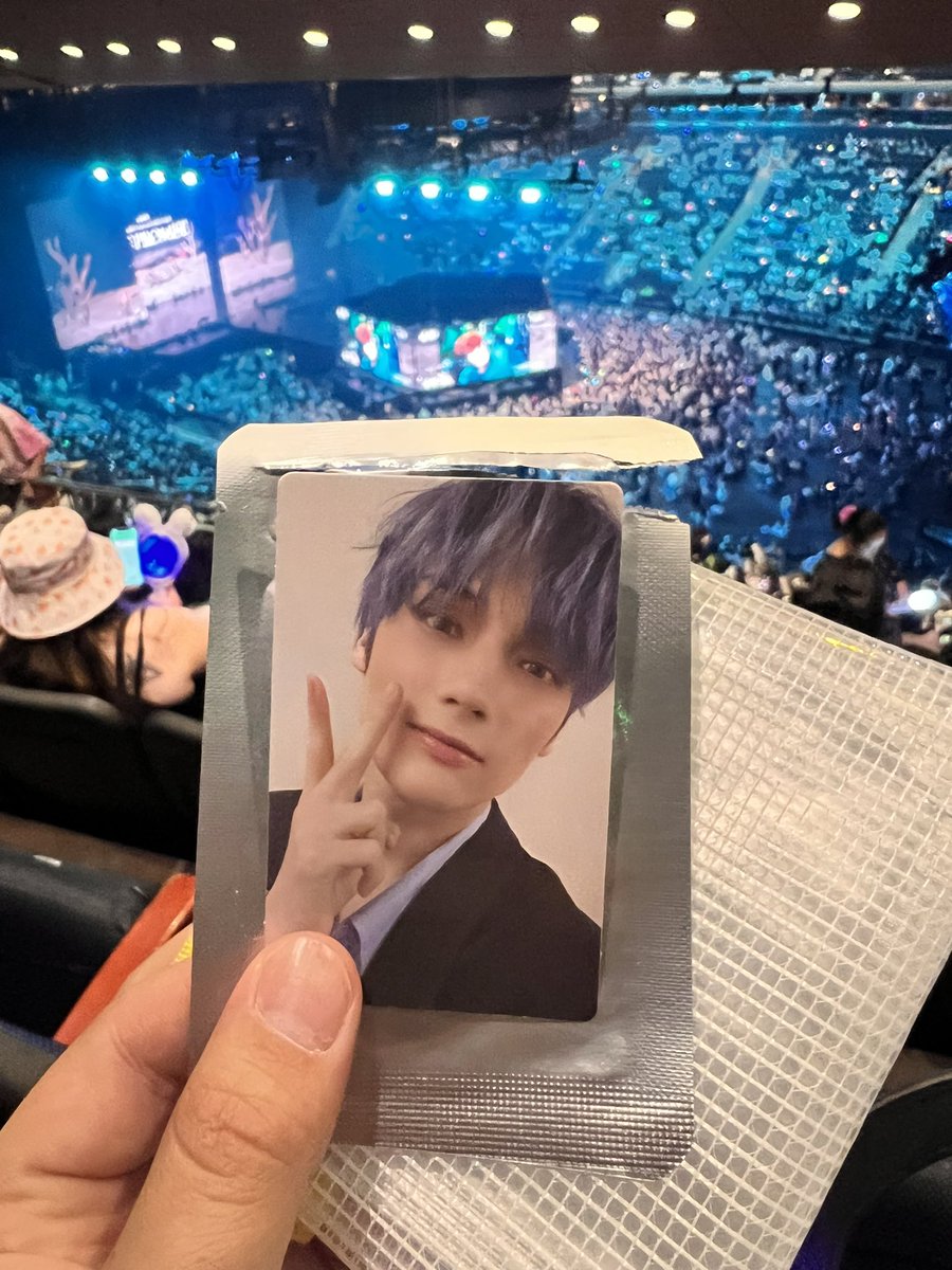 jayfer13's tweet photo. Hello!! Looking to trade Kai for Terry LD
At the show today and tomorrow!!!
#txtmsg #TXT_IN_NYC #ACT_PROMISE_IN_NYC https://t.co/ejUqOFRUxj
