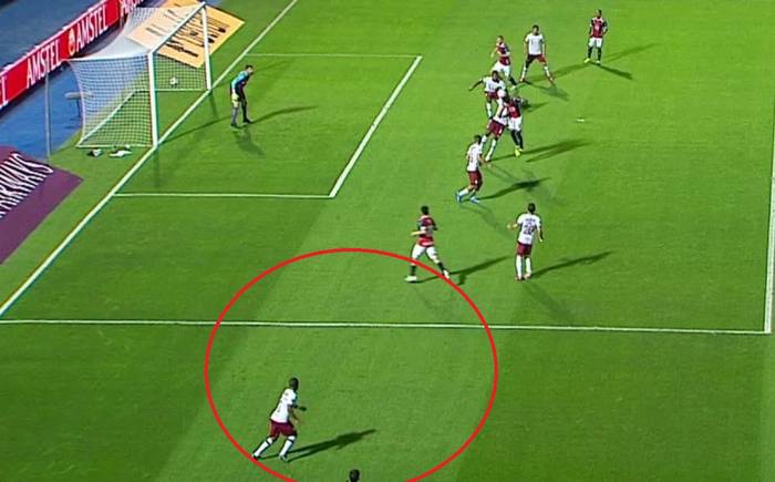 OviedoJesusB's tweet photo. Desde el 2019 hasta el 2024 jugamos 6 Libertadores consecutivamente. El Var nos perjudicó en 3. Es decir el 50% de las últimas participaciones.

En orden de escándalo seria:

Fluminense
River Plate
Colo Colo

Las 3 decisiones erróneas fueron avaladas por el Var.

Son datos ✍️ https://t.co/JH1RLhclcq