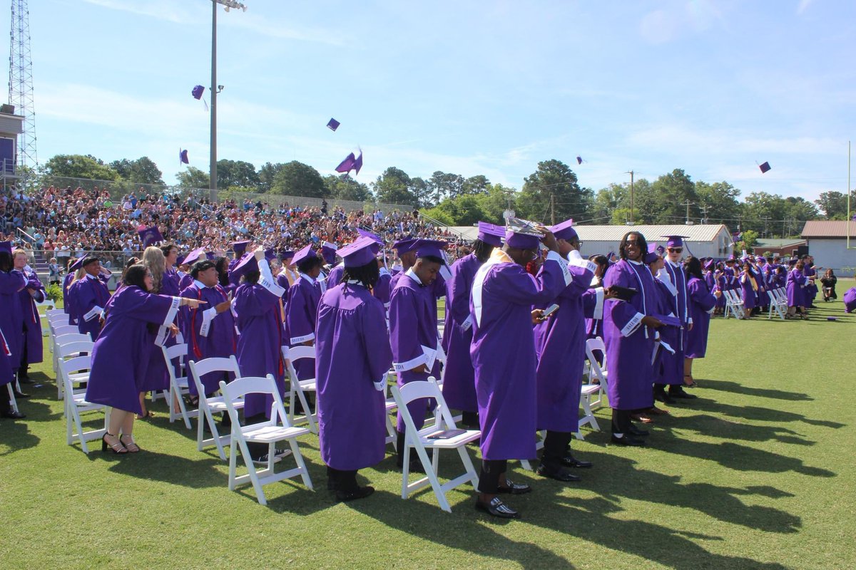 saludaschools's tweet photo. Earlier today, we honored and celebrated 128 graduates.
Congratulations to the Saluda High School Class of 2024. We are #OneSaluda proud! https://t.co/RAPD2xRIi6