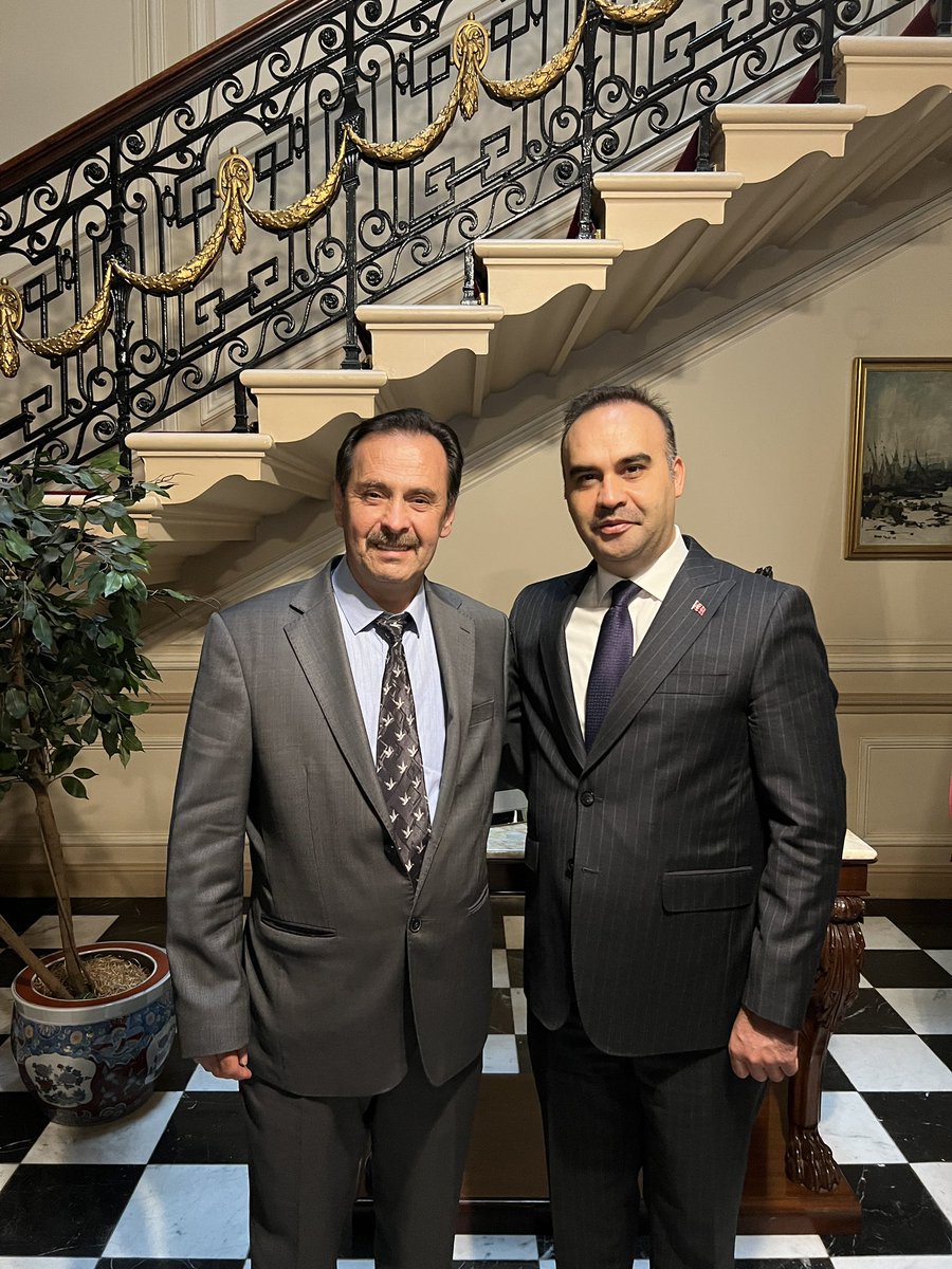 KMarasuk46's tweet photo. Bugün Londra büyükelçimiz sayın Osman koray Ertaşın Rezidansında sayın bakınızımız Mehmet Fatih Gacır bey için vermiş oldugu kahvaltı proğramına katılıp istişarede bulunduk bu nazik daveti için kendilerine teşekkür ederiz https://t.co/X2XGT5lSpQ