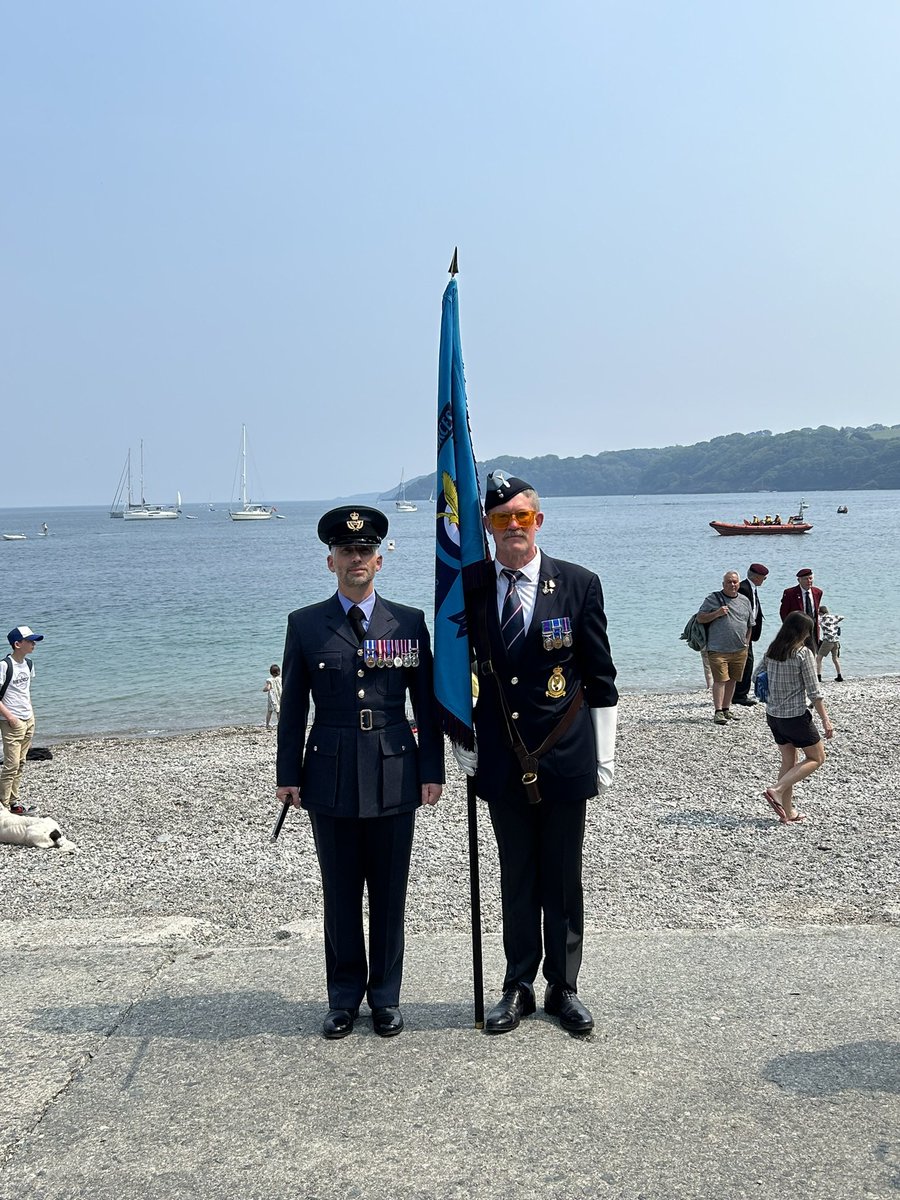 PiratePaul2705's tweet photo. What an honour on behalf of @rafacaduceus to be @trebahgarden to commemorate the 7,000 @29thID who left  this day 01st June 1943 to take part in DDay to land at #Omaha beach.. #WeWillRememberThem #LestWeForget https://t.co/NUZjbfpsU0
