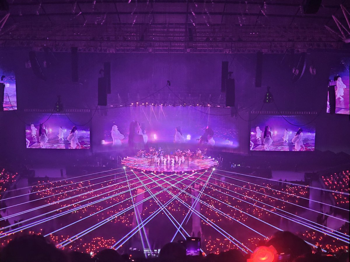 sinbsgfs's tweet photo. kaya naman pala naten i-pull off ganitong prod eh 🥹🥹🥹 #HEREH_WORLD_TOUR_IN_MANILA https://t.co/h4DQA9SLrr