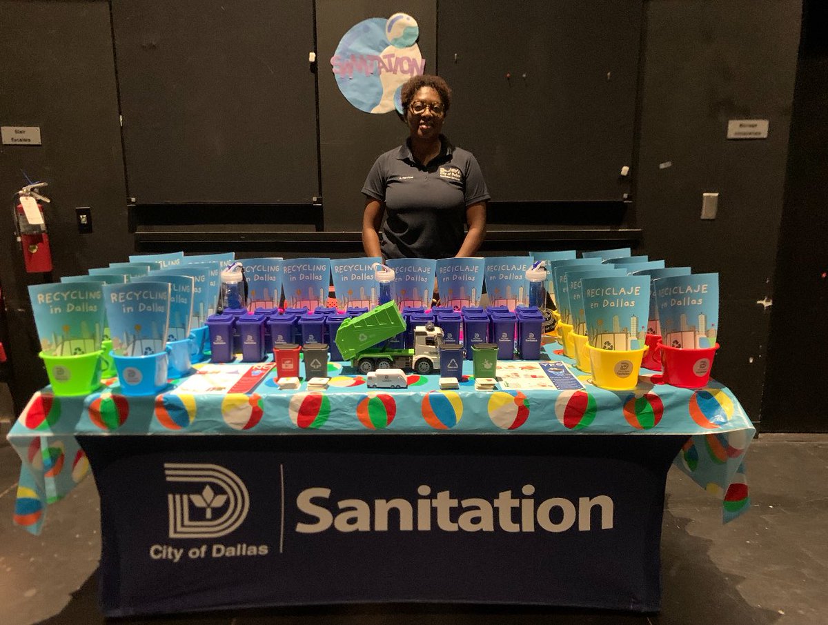 dtxsanitation's tweet photo. Our enforcement officer Arlene Harrison providing recycling knowledge at @DallasReads @dallaslibrary Read for Me Event!! https://t.co/z0ZPQPHF6X