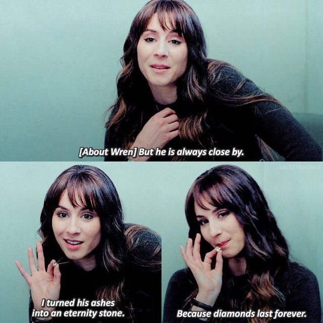 BloodyEllDrake's tweet photo. 🩸Was Straight then she met Jenna. 

🩸 Writer is 28(Will be 29 on the 9th of June.)

🩸Slow Replies in College.

🩸Lewd In Dms Only with High Chem. https://t.co/DisBhsPYRj
