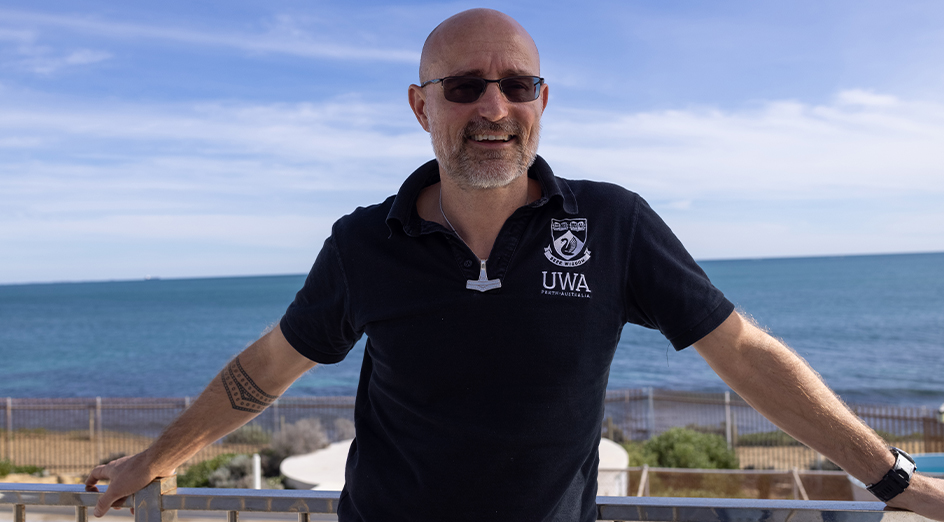 👏 Congratulations to @twernberg who has been awarded an Australian Laureate Fellowship for a project that aims to secure the future of the Great Southern Reef. 🌊 🐙 🐚 #UWA @uwaoceans @BiolSci_UWA @arc_gov_au bit.ly/3wY7ayk