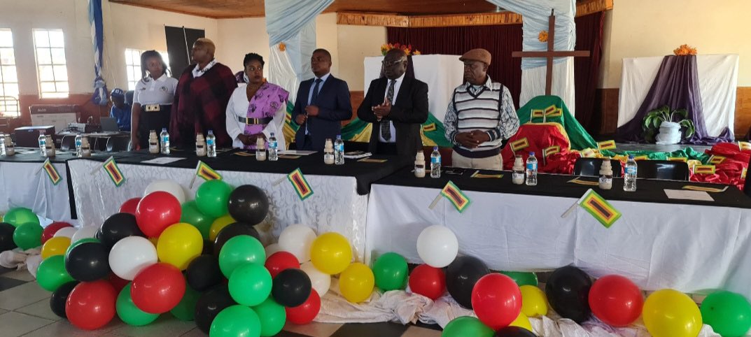 #Zimbabwe 

Position yourselves towards nation development: Dr Gomo

By Margaret Kamba 
@ZANUPF_Official 

ZANU PF Director for Research, Strategy and Liason Dr Davison Gomo has challenged the Women Crossborder Traders for Economic Development to position themselves in nation