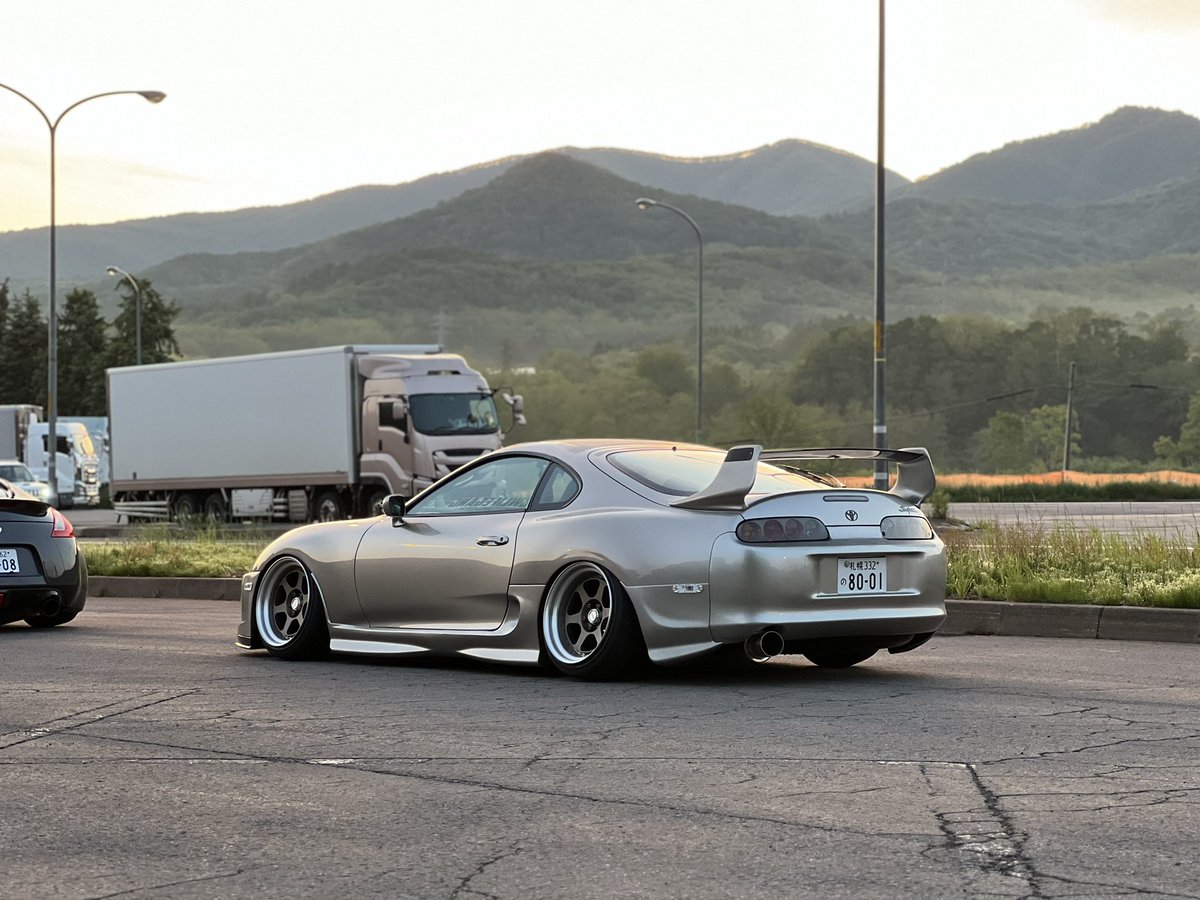 yukijza80's tweet photo. 仕様変更！！

new wheel
WORK MEISTER L1 3P
F 10-7  R 10-11

足回り
イケヤ　リアアッパーアーム短縮加工

その他
ウインカークリア
リアサイドマーカークリア
バナー貼り

やっと前後キャンバーが揃ってlowlifegangのバナーを貼ることができました！！
あとは、綺麗なヘッドライトに変えます... https://t.co/c8MeOvna6e