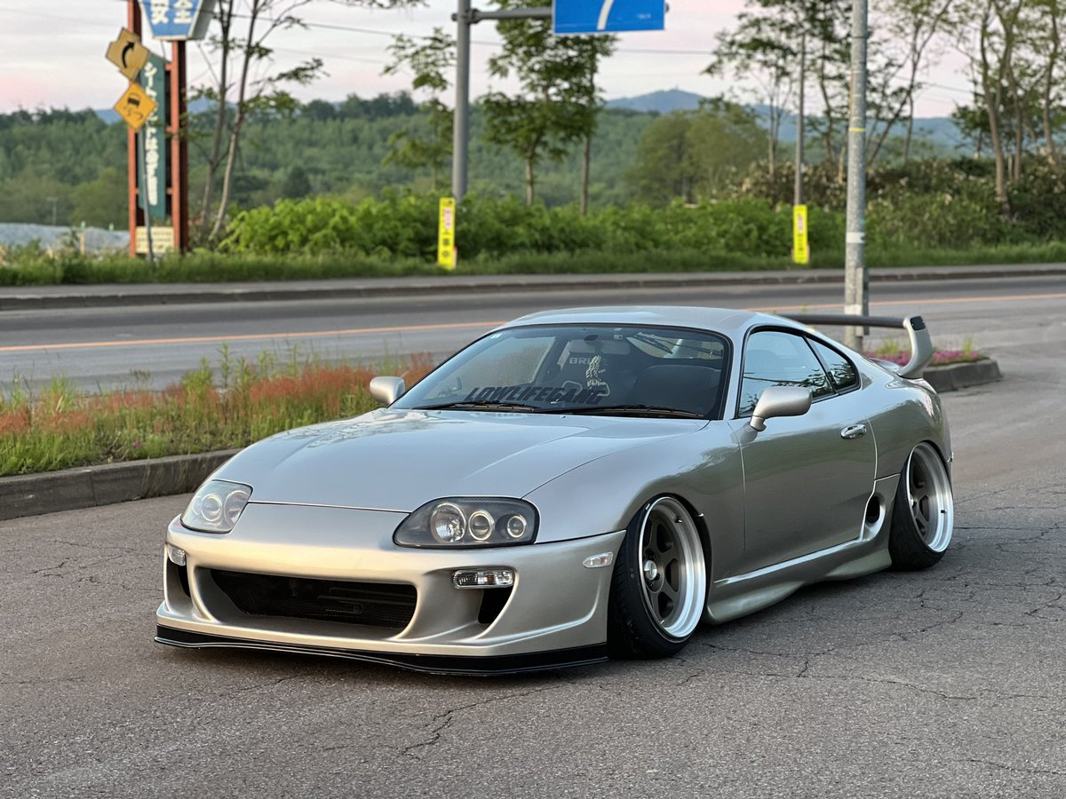 yukijza80's tweet photo. 仕様変更！！

new wheel
WORK MEISTER L1 3P
F 10-7  R 10-11

足回り
イケヤ　リアアッパーアーム短縮加工

その他
ウインカークリア
リアサイドマーカークリア
バナー貼り

やっと前後キャンバーが揃ってlowlifegangのバナーを貼ることができました！！
あとは、綺麗なヘッドライトに変えます... https://t.co/c8MeOvna6e