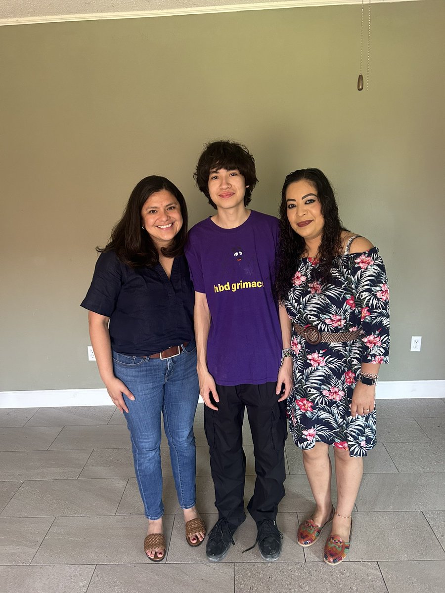 MontserratforTX's tweet photo. 7th graduation!
Sebastián graduated from @HaysCISD He was also in my 2010-2011 Prek class @AustinISD He is smart, talented and bilingual! Sebastian’s mom had raised three children, she is hardworking and true warrior. #PrekWorks #PublicSchoolsProud #BilingualismIsASuperPower https://t.co/ckvJx0Ts0h