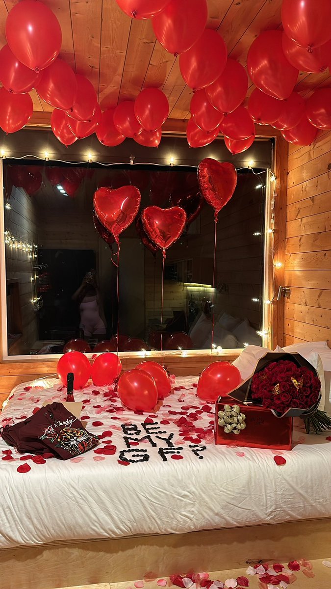 Just_1vy's tweet image. he surprised me with a cabin getaway 🥺🥰