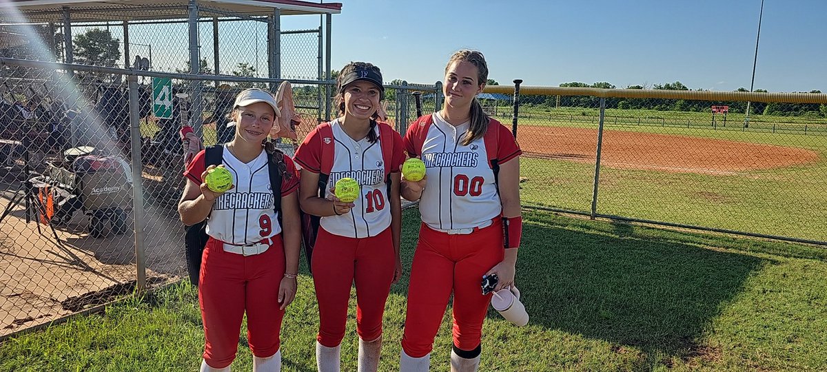 Big bat crew coming straight outta OKC!!! 2-0 on the day! <a href="/00Cantrell/">Jessica Cantrell</a> <a href="/BostromBryana/">Bryana Bostrom</a> <a href="/EllaSmith2026/">Ella Smith 2026</a>
