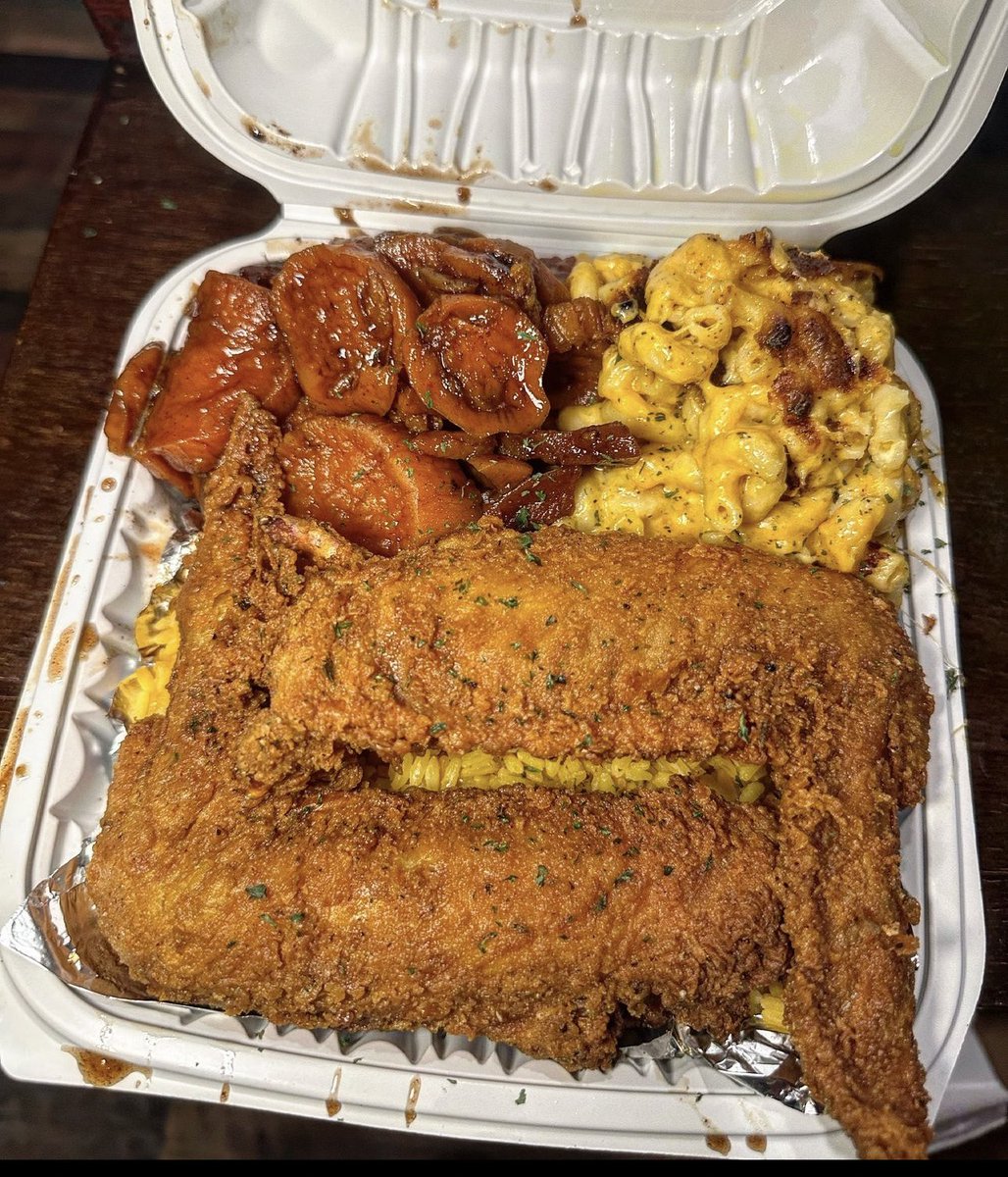 iAMKINGBEECH's tweet photo. Smash or PASS ? #TURKEYWINGS🎀🥰 https://t.co/n3VHmkseTD