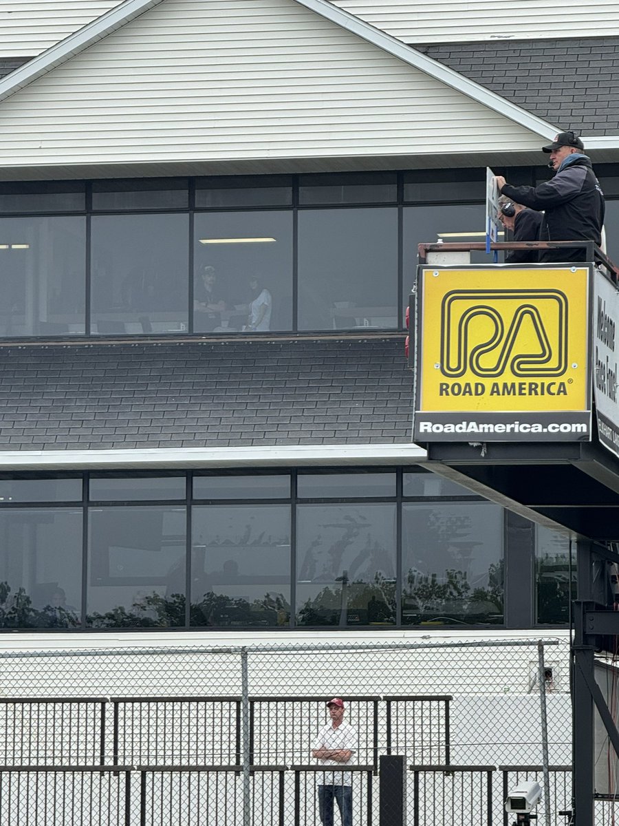 mhillofficial's tweet image. If you look really closely you’ll see two very dry and warm colleagues of mine 😂 

Great job today @rogerhayden95 @Reporterjamie it’s a pleasure working with you both on @MotoAmerica LIVE+ this year