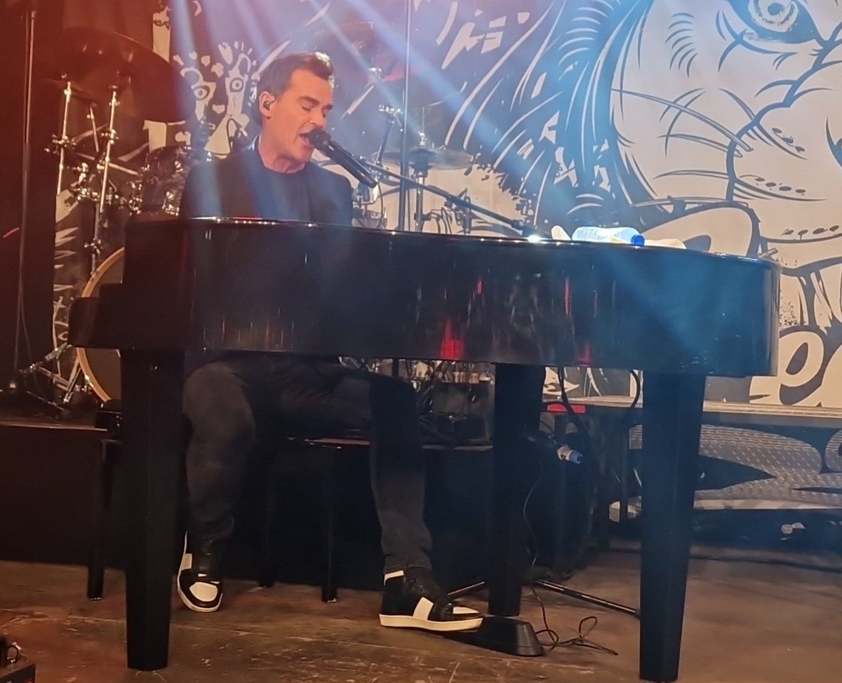 Weer bedankt voor een heerlijke avond <a href="/jvdboom/">Jeroen van der Boom</a>. Ik heb genoten!