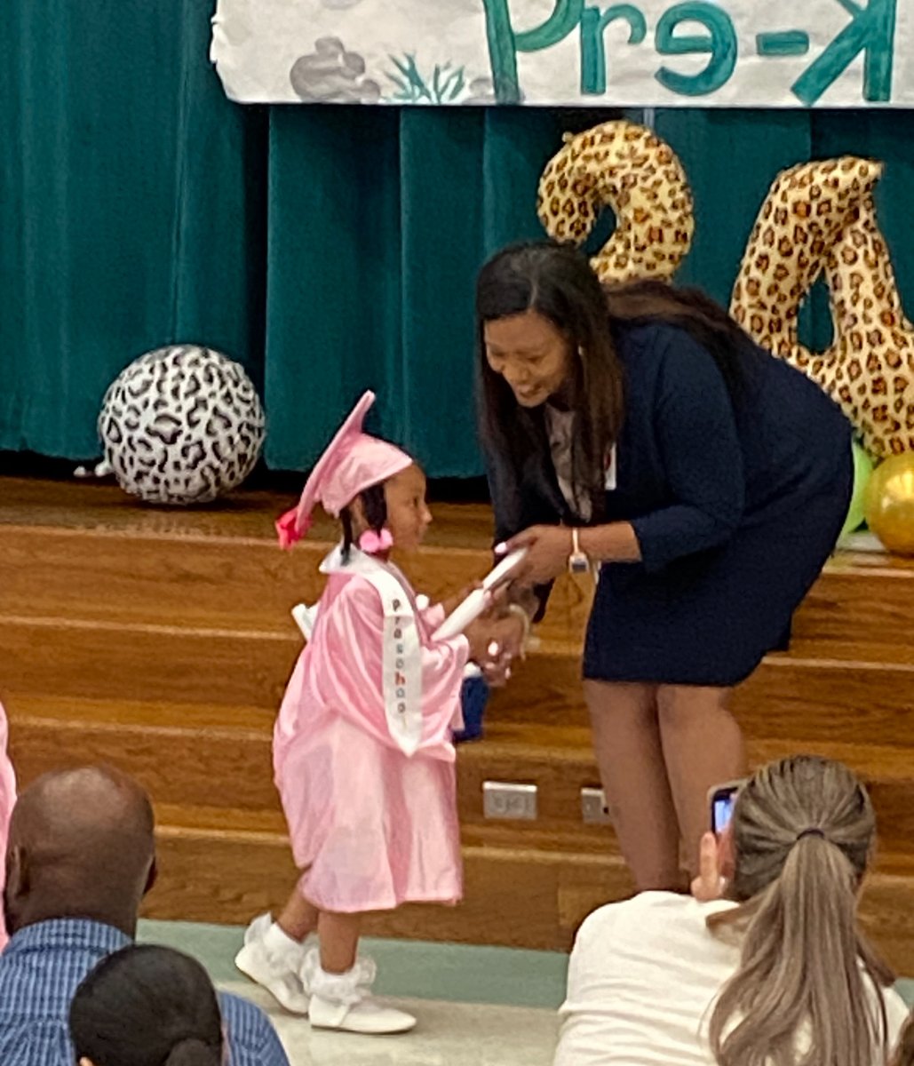 🎓 Celebrating our PreK 3 graduates fills my heart with joy.  Watching these young minds grow has been an honor, and I am excited for the bright paths they will forge. Cheers to our future leaders!  🎉 <a href="/Primary_AISD/">Aldine ISD Early Learning</a> <a href="/AldineHeadStart/">Aldine Head Start</a> <a href="/AldineISD/">Aldine ISD</a> #newprincipal 🎓✨