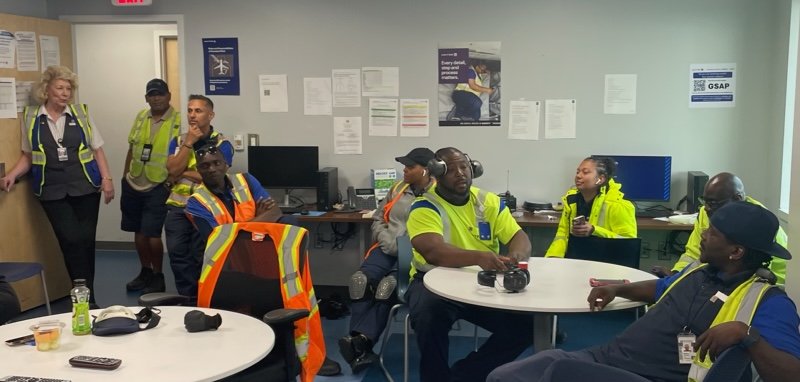 jhannellek's tweet photo. Team Building with ATW, OPS, BTW and Management team members. Great conversations lead to Success!! #TeamATL #ATLStrong @dongaines11 @LouFarinaccio @jacquikey https://t.co/eDzn4joEhO