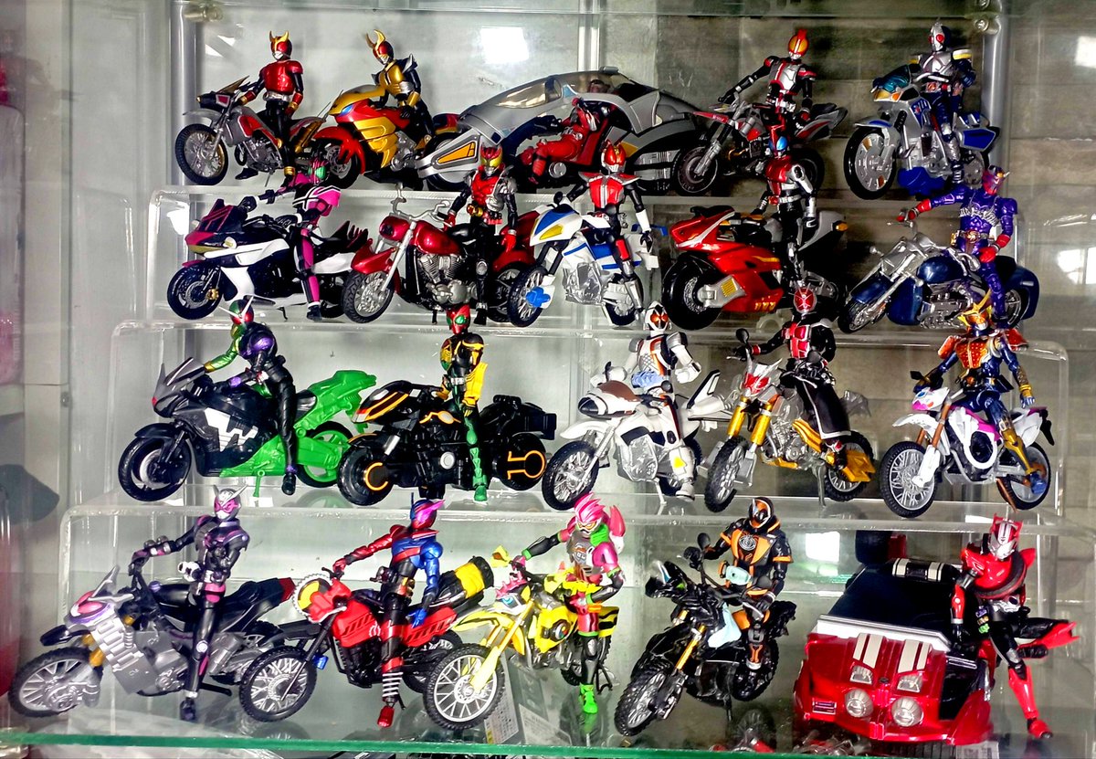 Fandi39716645's tweet photo. 🤩 掌動 仮面ライダー #shodo仮面ライダー 昭和・平成の仮面ライダーバイクを集めました https://t.co/VIoZyLzWVZ