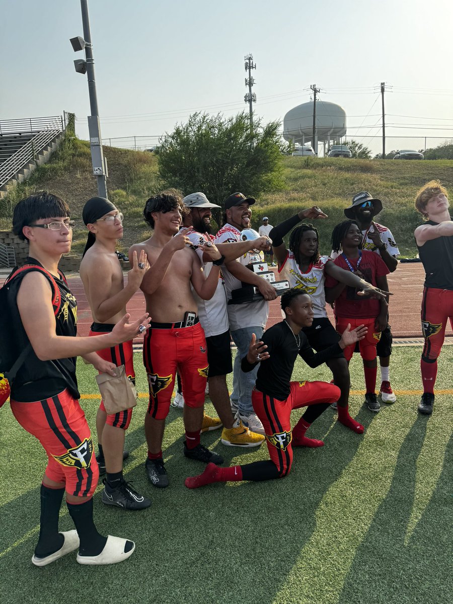 tneve08's tweet photo. Firebirds are 14U Champions!! Game winning touchdown with 2 seconds left and walk away with a ring and the game ball #40 #STXFirebirds https://t.co/Ink7Oxj9d7
