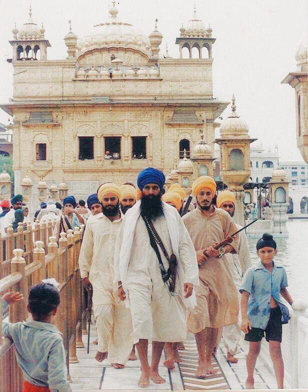 its__chandan's tweet photo. defending the glory of harmandir sahib is more beloved than life itself 🥀🙏🏽 #neverforget1984 https://t.co/KuAhupSwPb