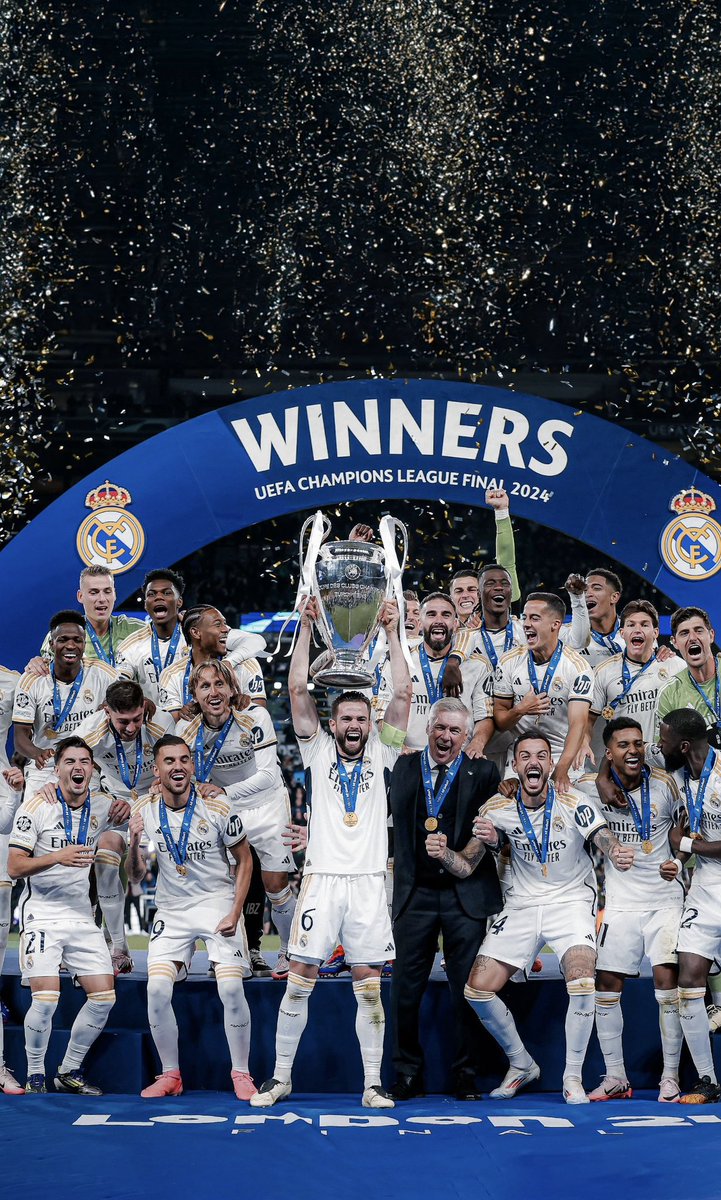 BIN_aat's tweet photo. Hala Madrid (15) 🏆🤍 https://t.co/UXG722pVh8