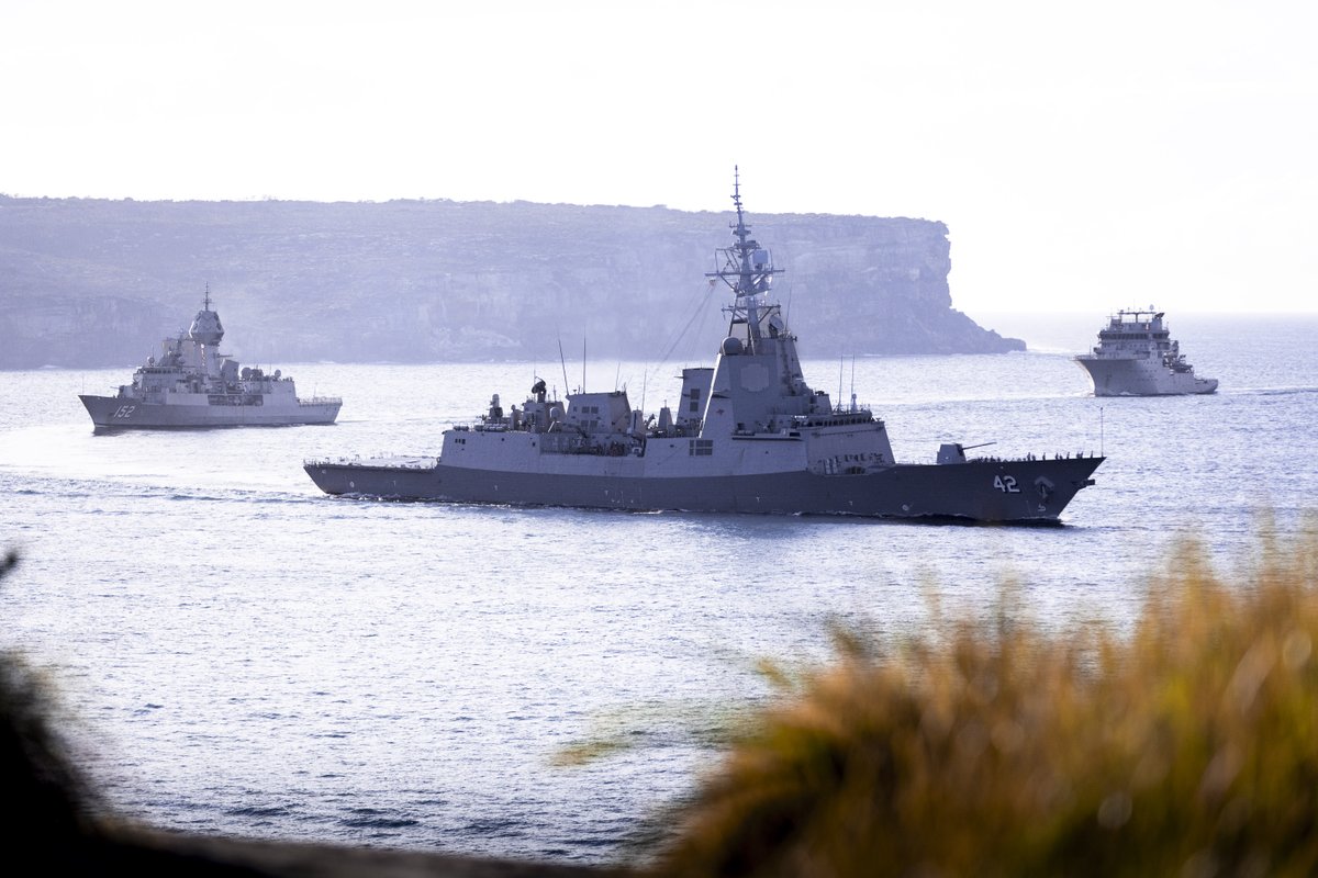 Royal Australian Navy tweet media