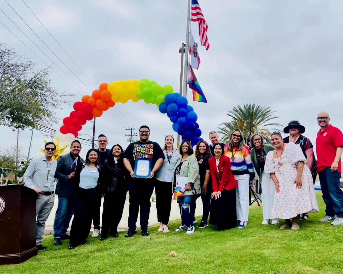 AsmValencia's tweet photo. 🌈 Happy Pride Month! #TeamValencia joined @SantaAnaUSD for their Pride Flag Raising Ceremony and Resource Fair. History was made as this was the first time the Pride Flag has been raised at the SAUSD district office.

#AD68 #SeElCambio https://t.co/3JrxxDLB3s