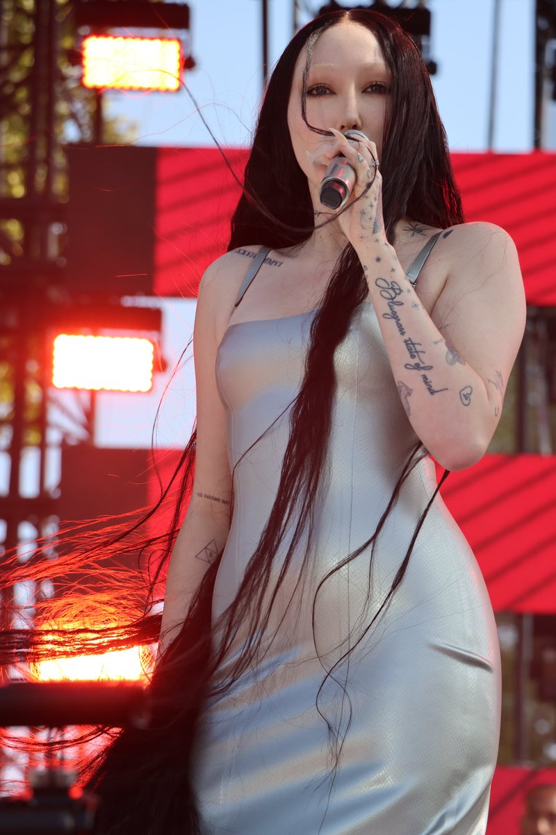 We stan <a href="/noahcyrus/">Noah Cyrus</a>! #noahcyrus #wehopride #outloudmusicfestival