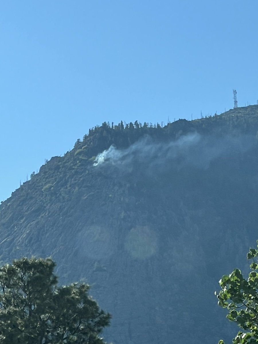 ArizonaFishing's tweet photo. @kaffnews Fire on top of Elden https://t.co/wHQ4Mef72T